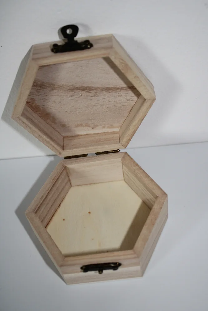 Boîte Hexagone avant